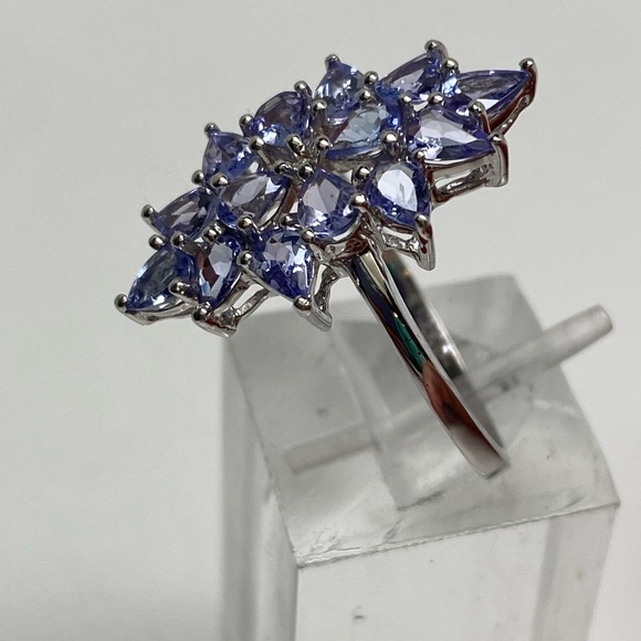 10K White Gold Natural Pear Shape Tanzanite Cluster Ring Size 7 - Picture 5 of 11
